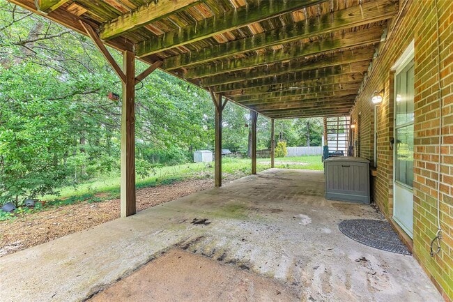 Building Photo - 140 Livingston Cir