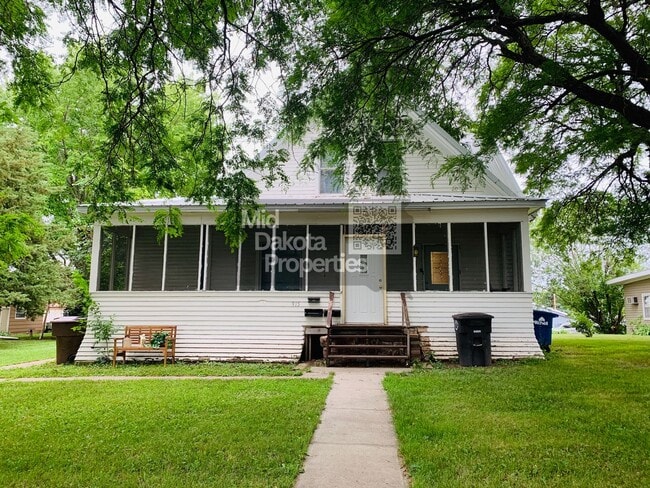 Primary Photo - 915 W 4th Ave