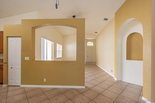 Building Photo - 5717 Spanish River Rd