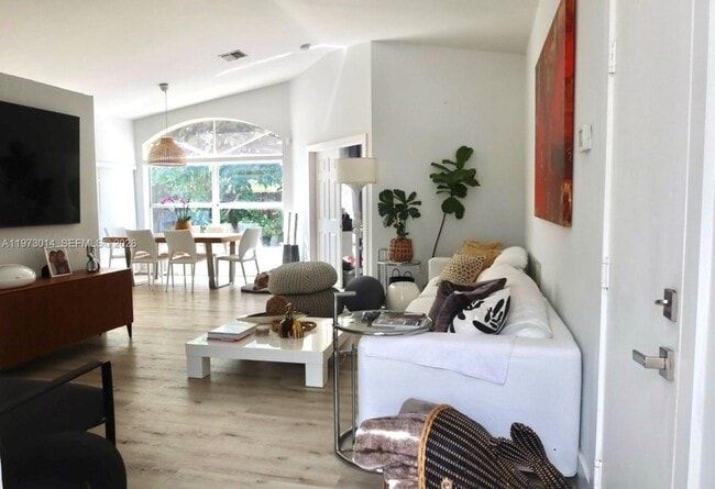 Building Photo - 5862 NW 113th Pl