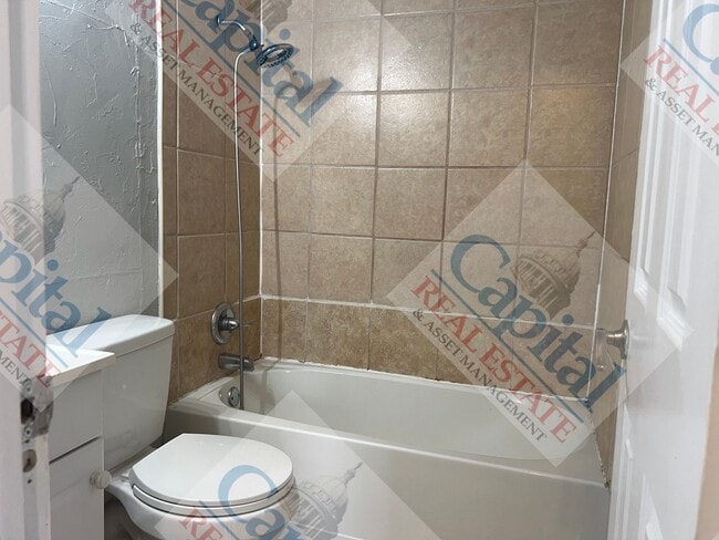 Building Photo - Take the Key!!!