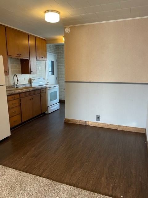 Building Photo - 403 E Hulse St