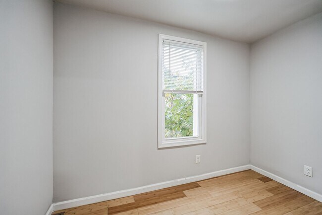 Building Photo - 3 Bedroom 1 Bathroom House for Rent