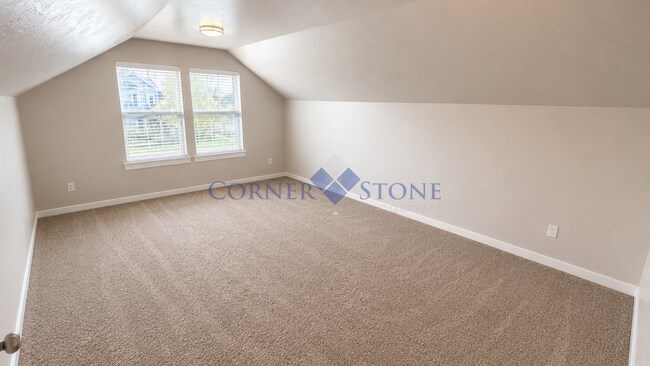 Building Photo - Spacious Family Home with 3-Car Garage & Fully Fenced Backyard in Nampa