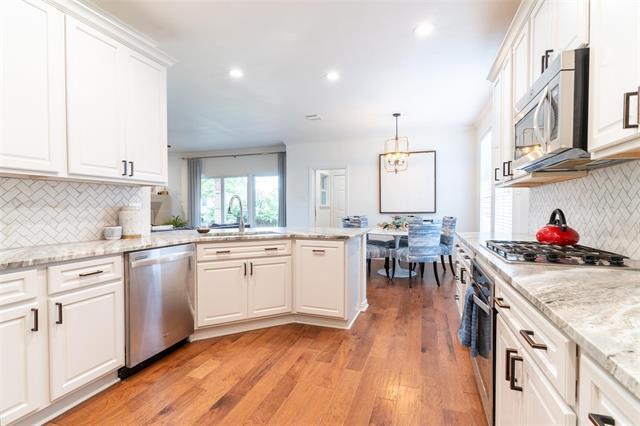 Building Photo - 10451 Enchanted Meadow Dr