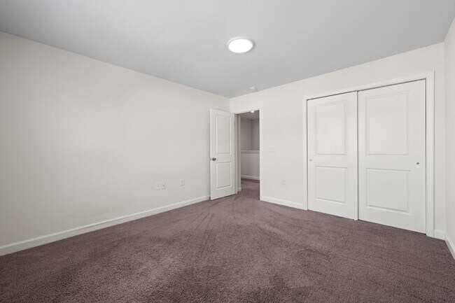 Building Photo - 105 Hidden Run Ln