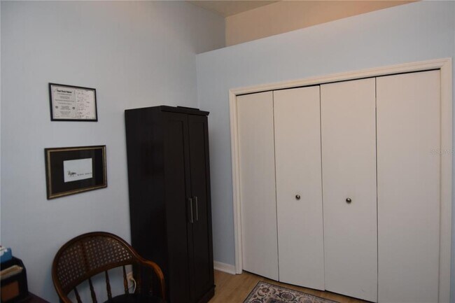 Building Photo - 4941 SW 10th Ln