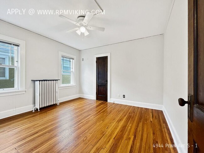 Building Photo - Exceptional 2br 1ba Lower Duplex Unit ~Dep...