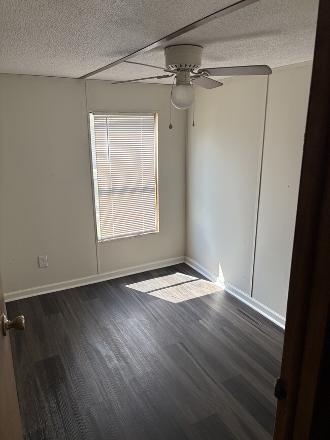 Building Photo - 13 Flintwood Dr