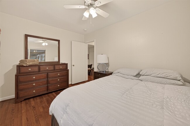 Building Photo - 2021 Southgate Blvd