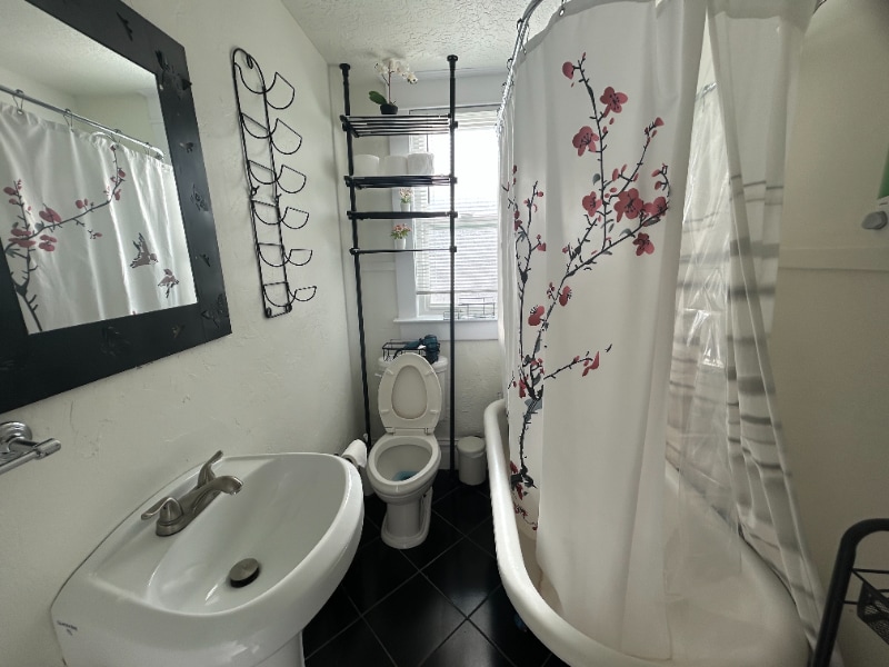 Building Photo - 859 S Grn St