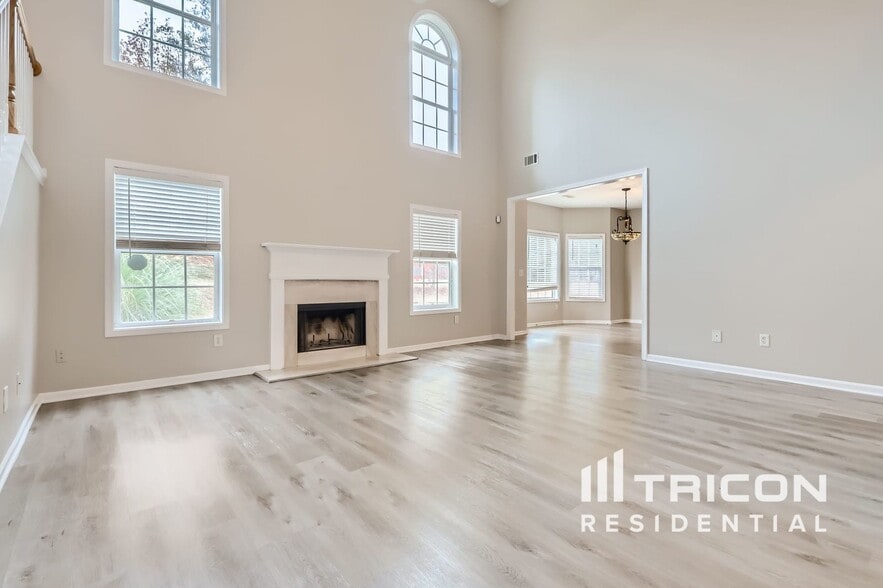 Building Photo - 1316 Crosswind Pl