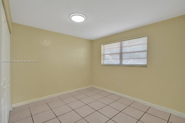 Building Photo - 1101 Prospect Rd