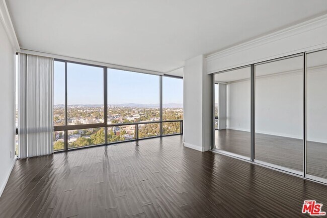 Building Photo - 4316 Marina City Dr