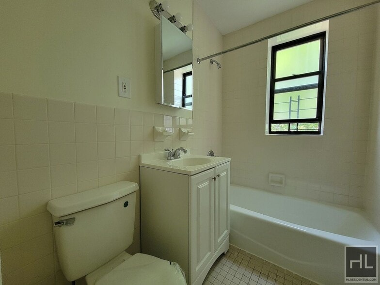 Building Photo - 62 Stuyvesant Ave