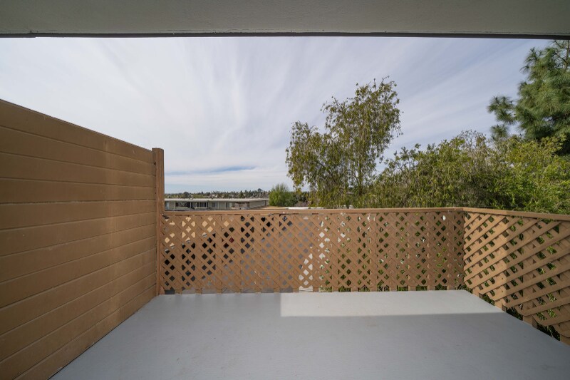 Building Photo - 1150 Meadow Lake Dr