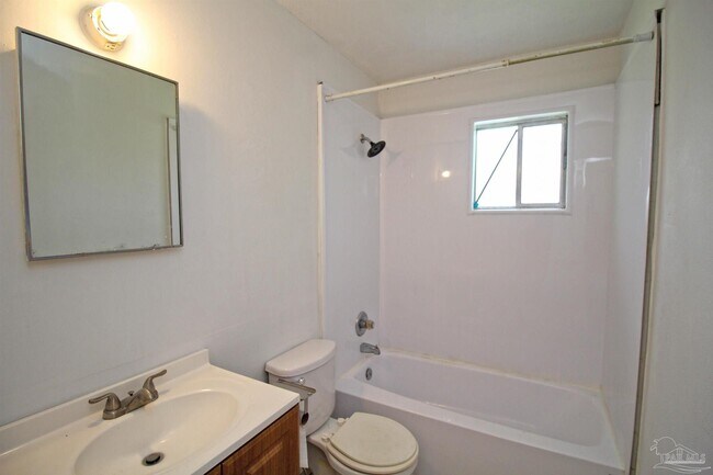Building Photo - 404 Ladybird Ln