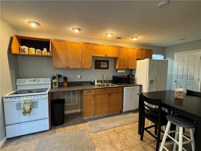 Building Photo - 415 Holland Springs Dr NW