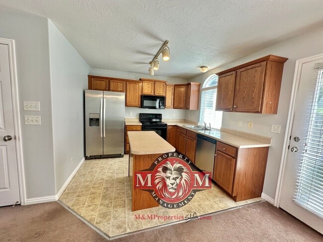 Building Photo - Great 2 Bd 2.5 Bath Townhome in Sandy