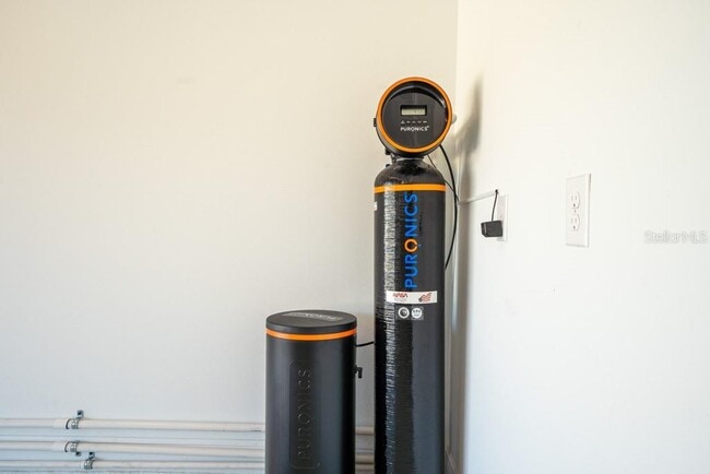 Building Photo - 8118 Tethys Ct