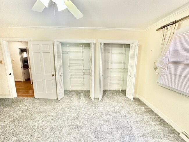 Building Photo - 952 Hawthorne Ln