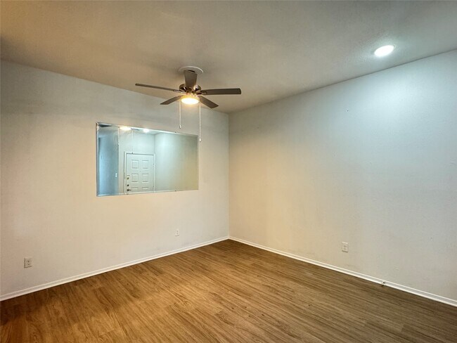 Building Photo - 6602 Harbor Town Dr