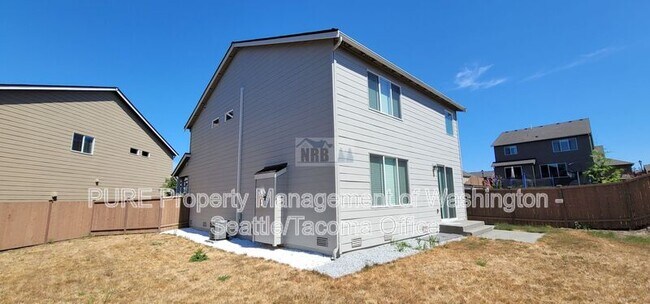 Building Photo - 6925 Honeylocust Ct NE
