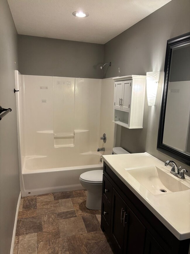 Building Photo - New Phila 3bed Ranch w/ Garage & Full Basement