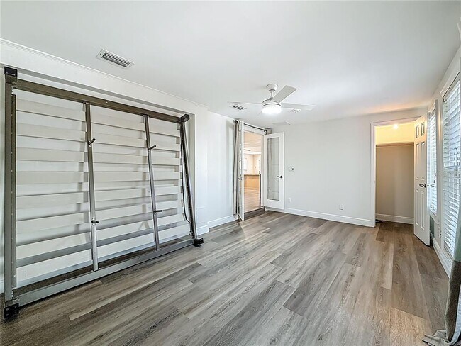 Building Photo - 424 72nd St N