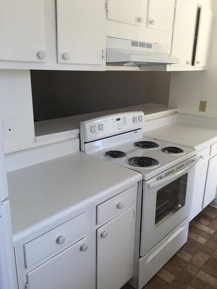 Building Photo - Pine Ridge Apartments at Shalimar