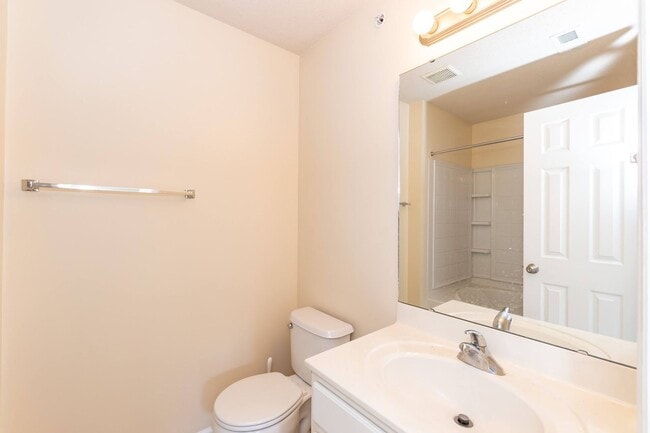 Building Photo - TWO BEDROOM HOME!