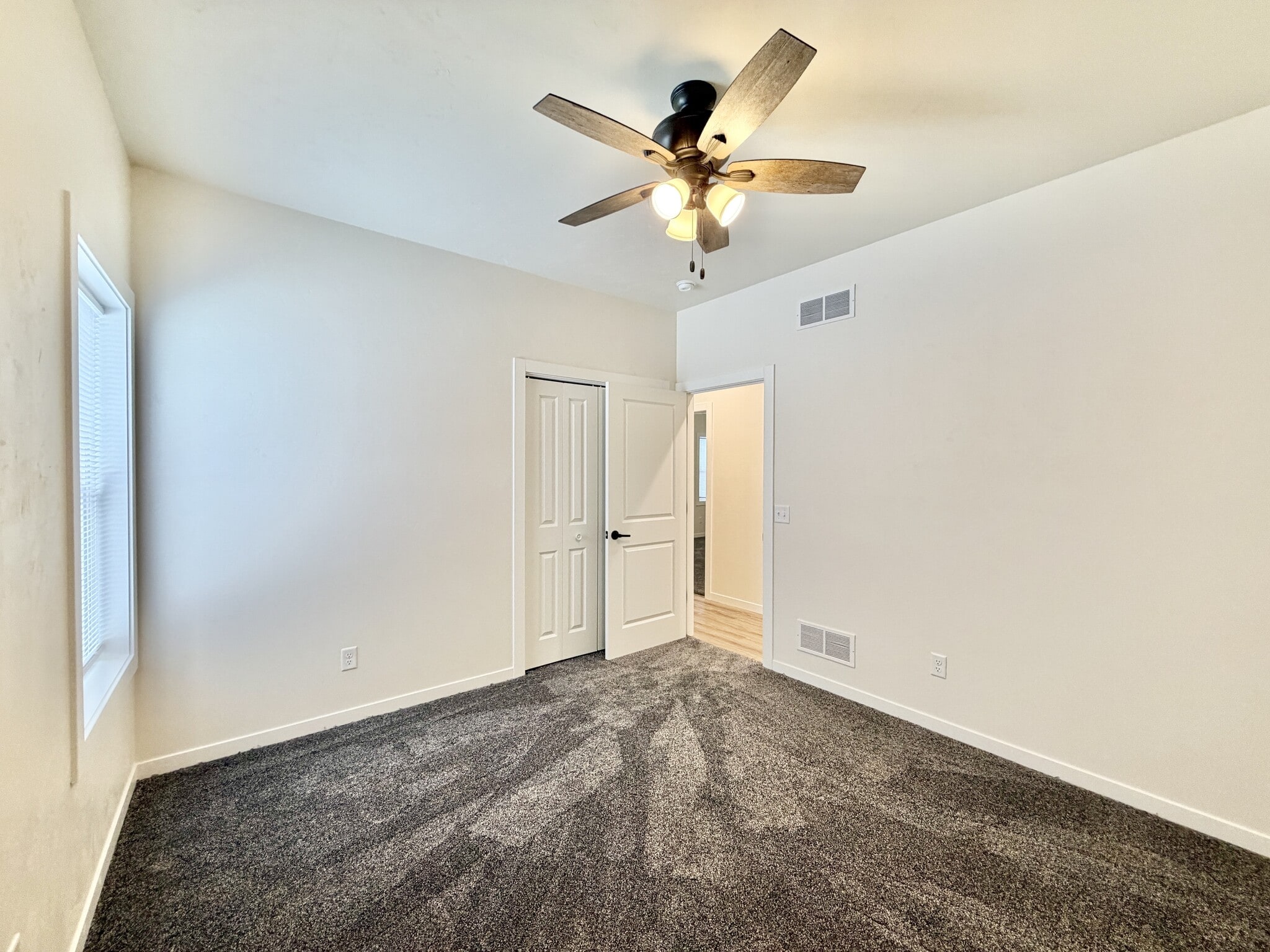 Building Photo - 3018 Mineral Point Ave