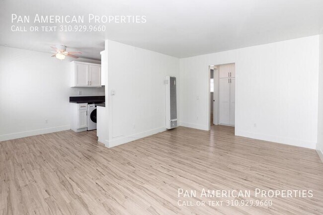 Building Photo - 5136 E Livingston Dr