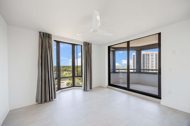 Building Photo - 6075 Pelican Bay Blvd