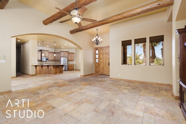 Building Photo - Beautiful 4 Bedroom, 3.5 Bath Home in Scenic