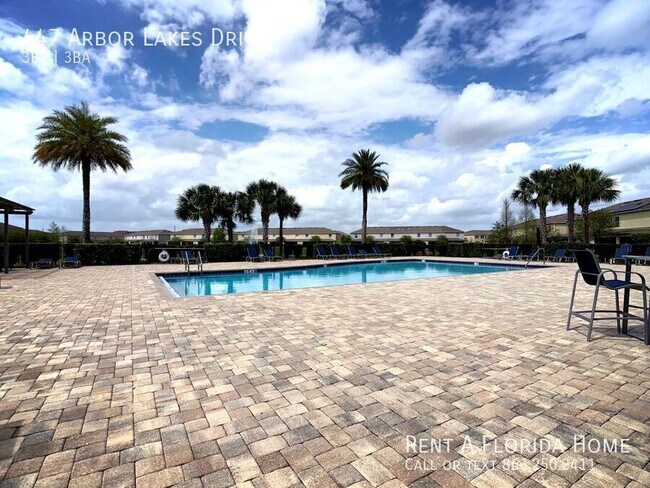 Building Photo - 447 Arbor Lakes Dr