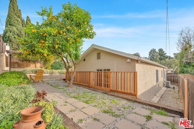 Building Photo - 2279 India St