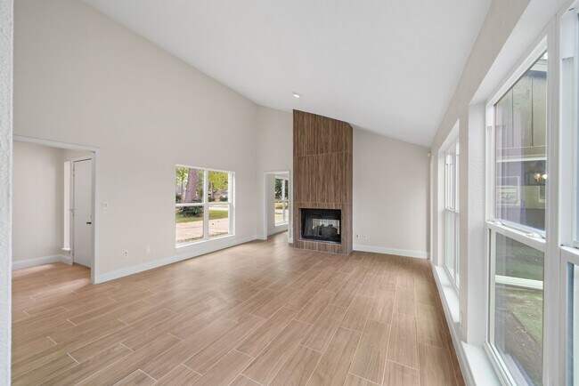 Building Photo - 15034 Rose Valley Dr