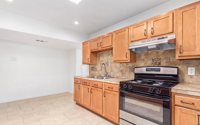 Building Photo - 4319 S 15th Ave