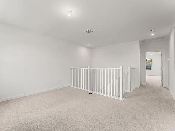 Building Photo - 7292 Lenora Ln