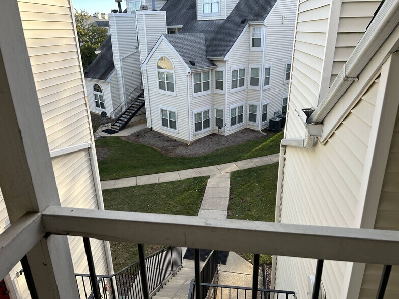 Building Photo - 14118 Bowsprit Ln