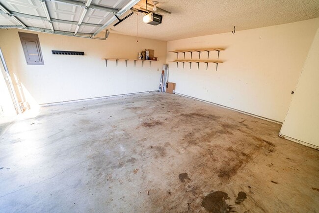 Building Photo - 1425 Danielle Dr