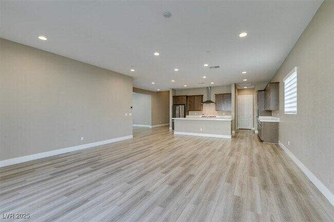 Building Photo - 10142 Tree Blossom Ave