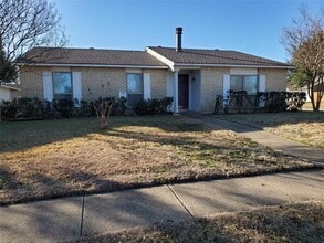 Building Photo - 1112 Longhorn Dr