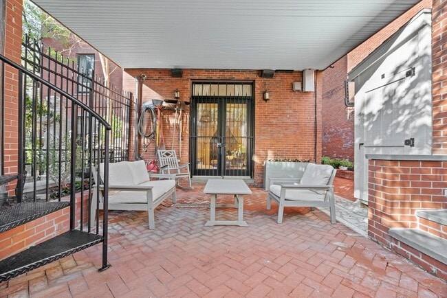 Building Photo - 531 Massachusetts Ave