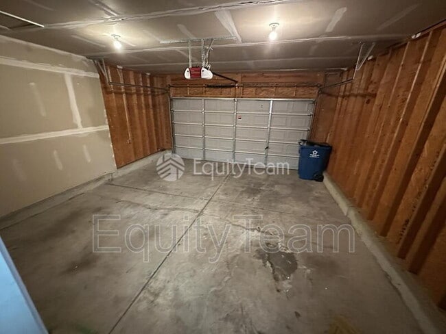 Building Photo - 98 Bannock Dr