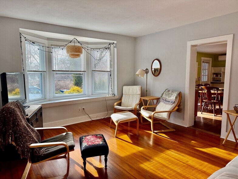 Building Photo - 120 Bloomingdale Rd