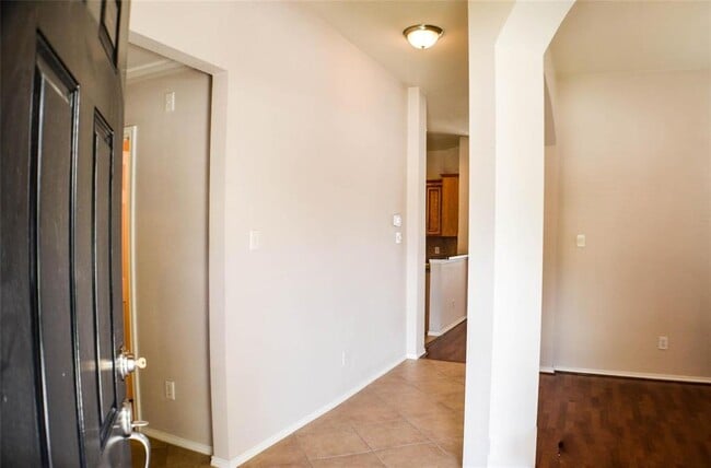 Building Photo - 4811 Mystic Forest Ln