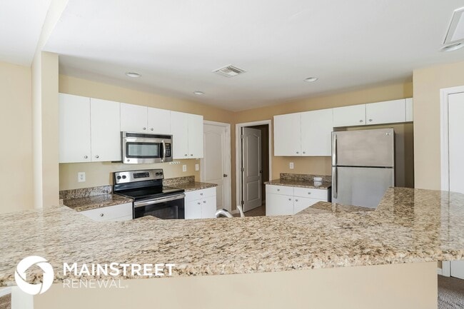 Building Photo - 528 Columbus Blvd S