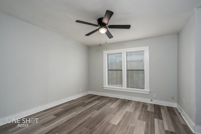 Building Photo - 842 Grand Ave